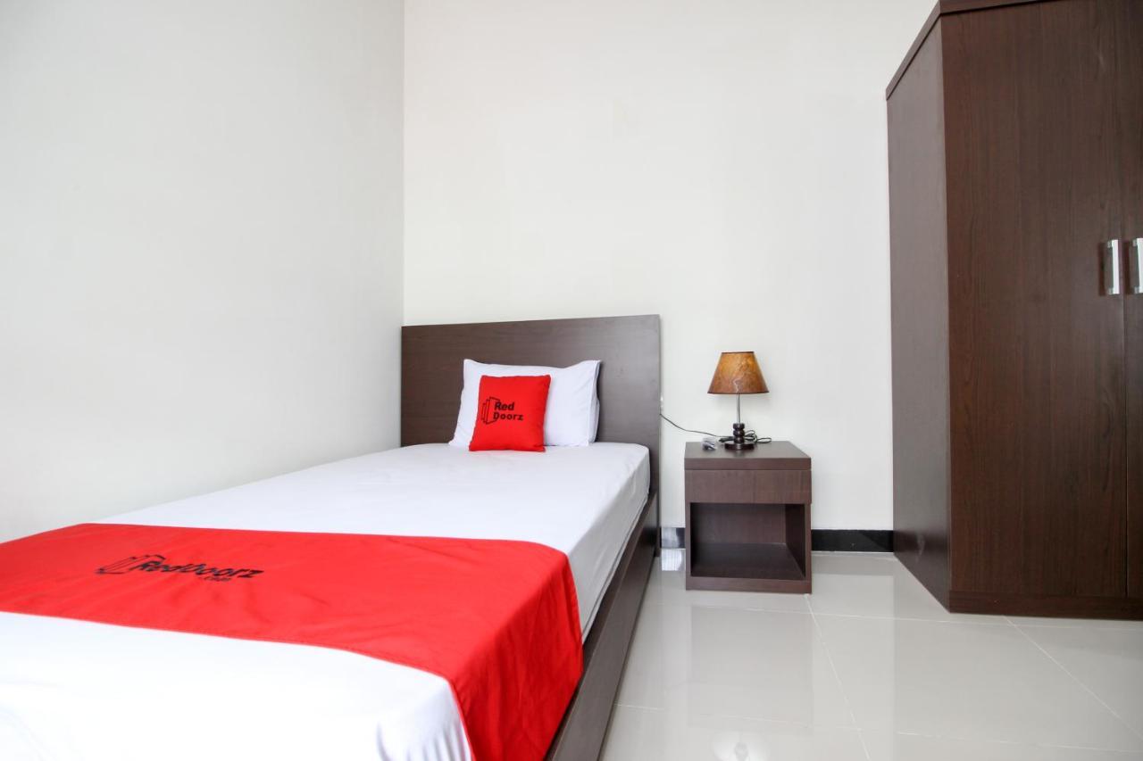 RedDoorz Syariah Plus @ Jakal Bawah 3 Kejayan Bagian luar foto