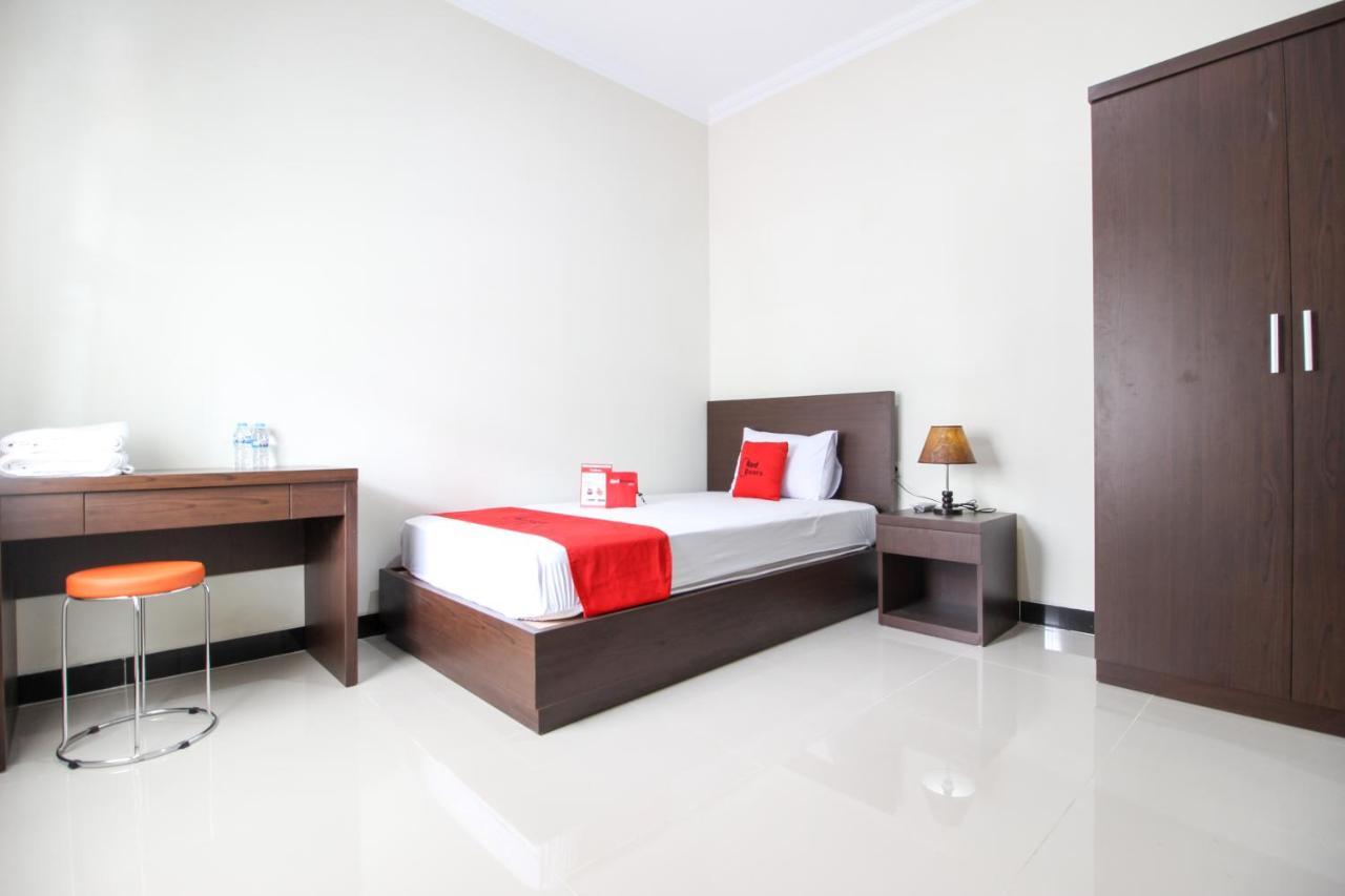 RedDoorz Syariah Plus @ Jakal Bawah 3 Kejayan Bagian luar foto