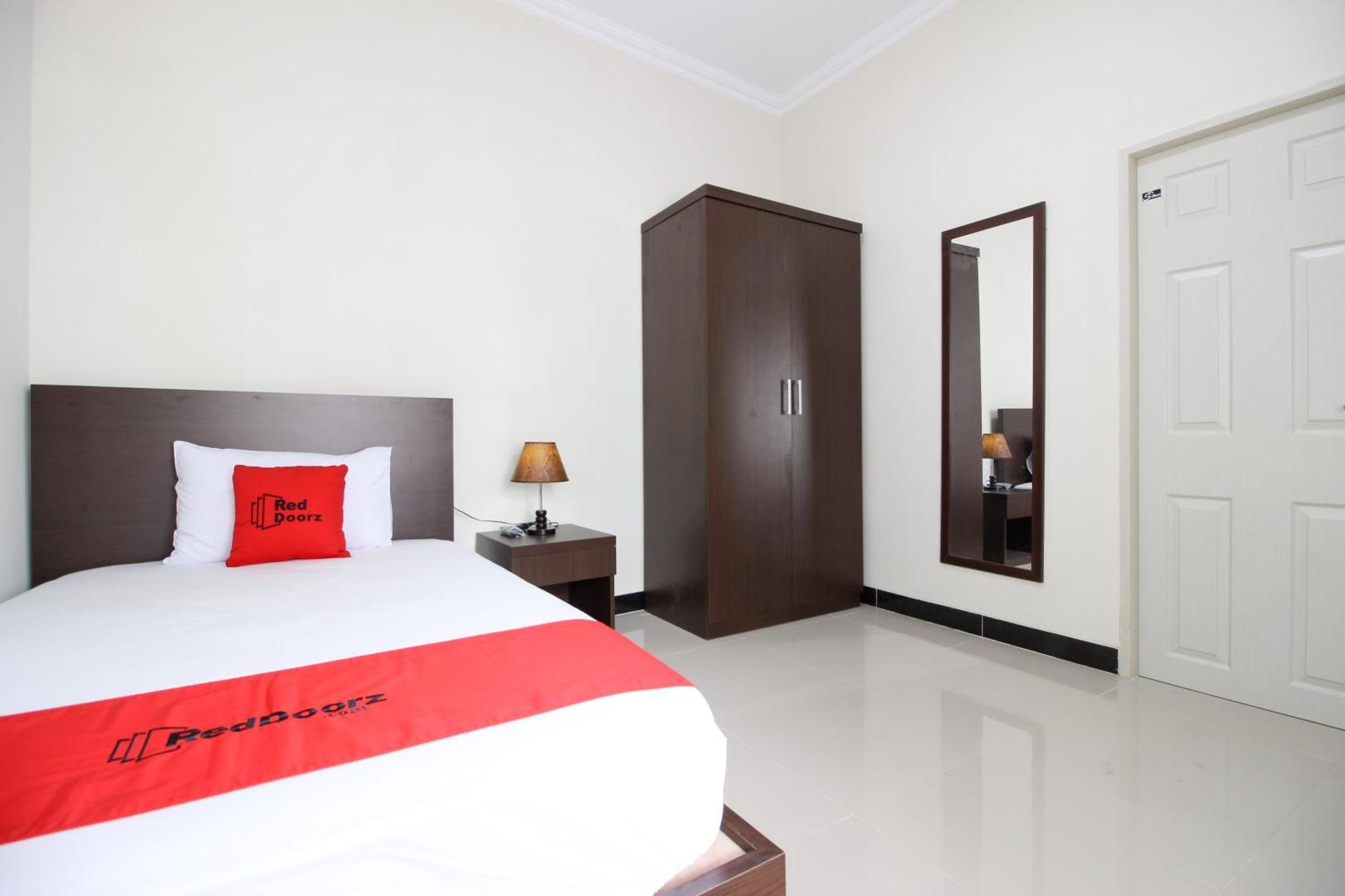 RedDoorz Syariah Plus @ Jakal Bawah 3 Kejayan Bagian luar foto
