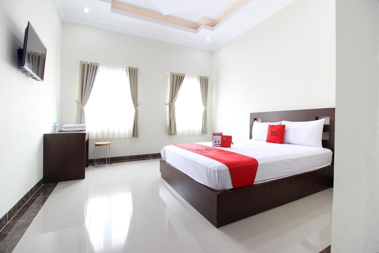 RedDoorz Syariah Plus @ Jakal Bawah 3 Kejayan Bagian luar foto