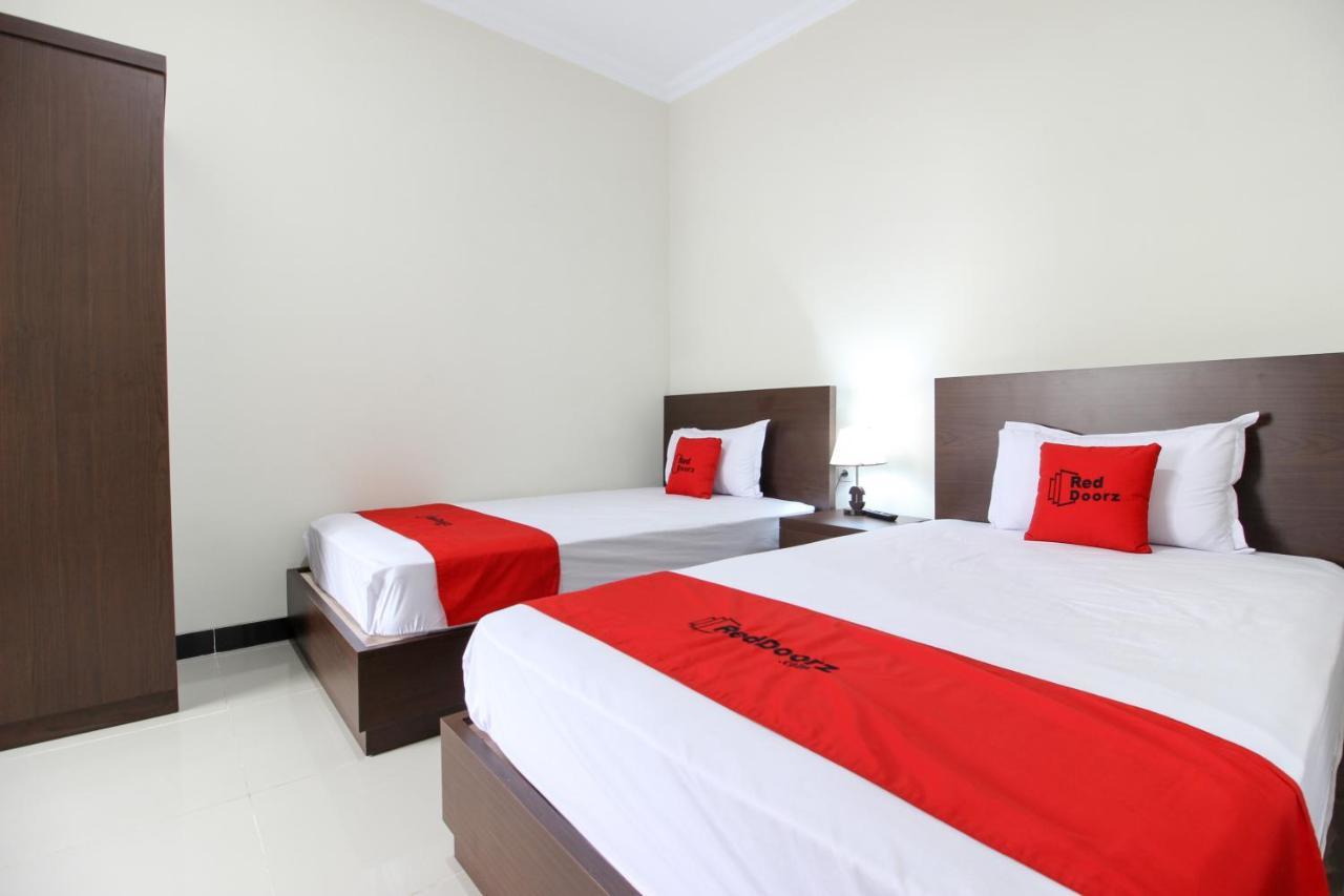 RedDoorz Syariah Plus @ Jakal Bawah 3 Kejayan Bagian luar foto