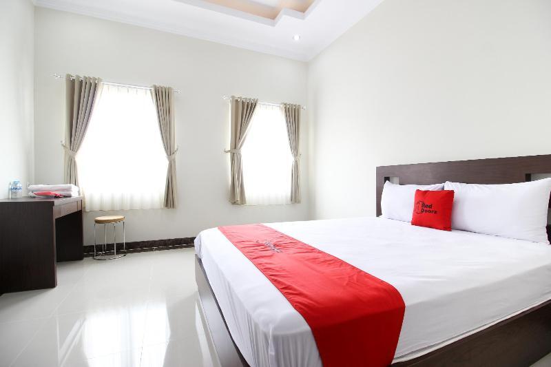 RedDoorz Syariah Plus @ Jakal Bawah 3 Kejayan Bagian luar foto